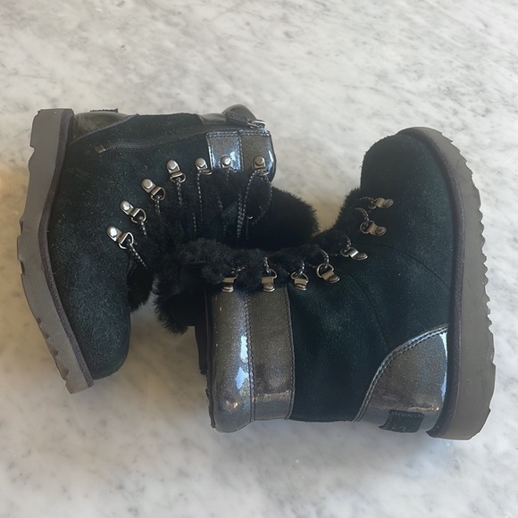 Ugg Kids Viki Boots - Picture 3 of 11